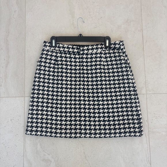 Vince Camuto - Picture 2 of 2